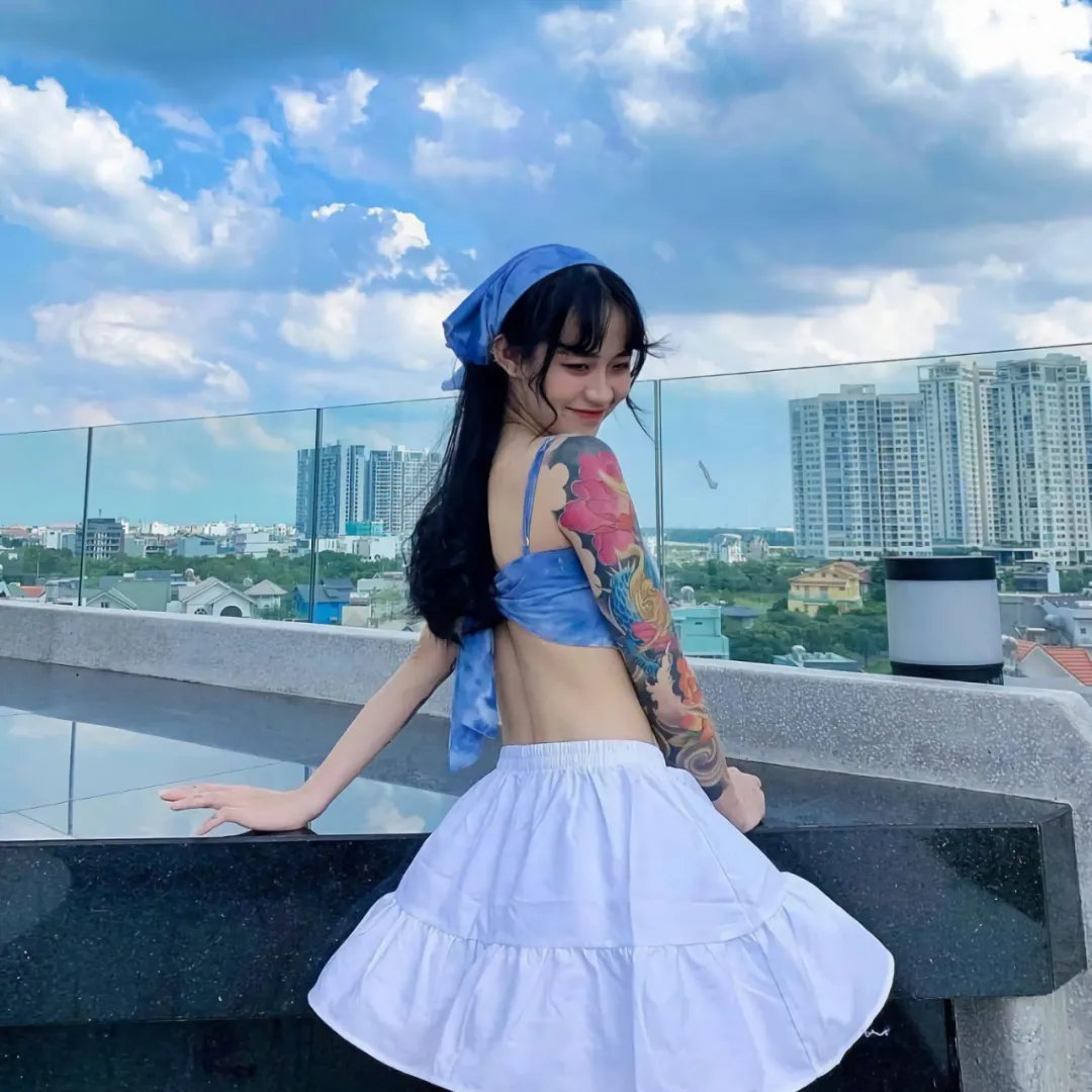 月鳞绮纪海报